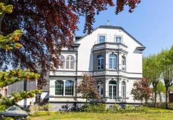 Etagenwohnung in historischer Fabrikantenvilla...