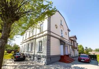 Großzügige Etagenwohnung mit repräsentativem Flair – Stilvolles Wohnen in historischer Fabrikantenvi