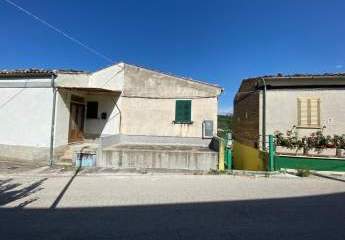 Casa indipendente di 150 mq. con terreno agricolo