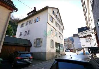 Renditeobjekt: Wohn- & Geschäftshaus mit Schlossblick