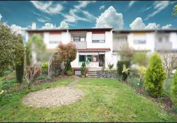 Reihenmittelhaus mit Garten und zwei Garagen in Landau