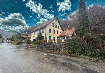 Wohn- und Geschäftshaus an der Schönmünz im Schwarzwald