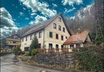 Wohn- und Geschäftshaus an der Schönmünz im Schwarzwald