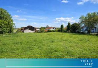 Idyllisch: Baureifes Grundstück mit genehmigtem Hausprojekt