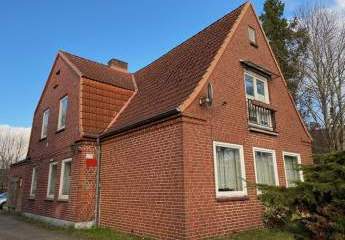 *Grundstück mit Altbestand, ideal zur Bebauung mit einem MFH oder großem EFH !!!*