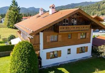 Doppelhaushälfte mit 3 Wohneinheiten in Wallgau