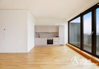 Spektakuläre 3 Zimmer DG-Wohnung mit ca. 88m², EBK, Fußbodenheizung und Balkon in Mitte!