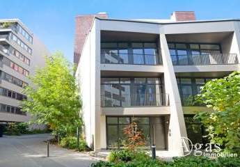 TEILGEWERBLICH MÖGLICH! Luxuriöses Townhouse mit 5 Zimmern und Dachterrasse auf über 300m² in Mitte!