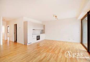 Wunderschöne 3 Zimmer-Wohnung mit ca. 89m², EBK und Gartenblick mit Südbalkon in Berlin-Mitte