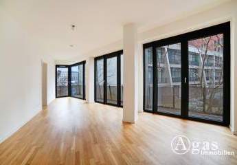 Großzügig geschnittene 2 Zimmer Wohnung mit ca. 78m², EBK und Balkon in Mitte!