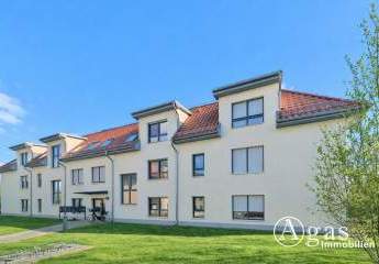 Helle 2-Zimmer-Dachgeschoss-Wohnung mit Wohnküche, Abstellkammer und Fahrstuhl