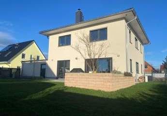 Modernes Einfamilienhaus mit großem Grundstück – provisionsfrei