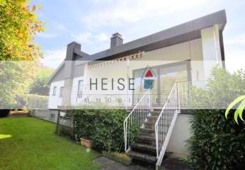 1-Familienwohnhaus mit Einliegerwohnung und Doppelgarage in ruhiger bevorzugter Wohnlage