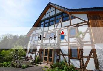 Fachwerkhaus in landschaftlich reizvoller Dorfrandlage mit Sicht in die - Rühler-Schweiz -