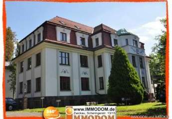 Ruhige und abgeschiedene Büro- oder Praxisräume im Dachgeschoß einer Stadtvilla zu vermieten!