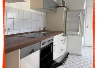 Appartement in Zwickau mit BALKON, EINBAUKÜCHE und Personenaufzug im Dachgeschoss zu vermieten!