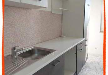 +++ Kleine gemütliche 2-Zi.-Wohnung mit Küchenmöbel in ländlicher Idylle und dennoch zentral +++