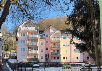 Lukratives Investment in Aue/Erzgebirge, voll vermietetes & modernes Wohnhaus mit 15 Wohnungen und 15 PKW-Stellplätzen zu verkaufen!