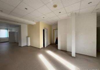 Vielseitige Büro- oder Praxiseinheit preiswert zu vermieten!