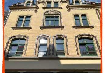 2-Zimmer-Wohnung mit EINBAUKÜCHE und großer Dachterrasse im Herzen von Zwickau zu vermieten!