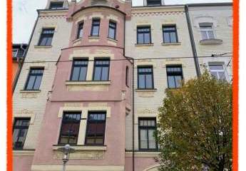 EINBAUKÜCHE, ERKER, PERSONENAUFZUG und PKW-Stellplatz plus eine 2-Zi.-Wohnung im Zentrum... was will man mehr?