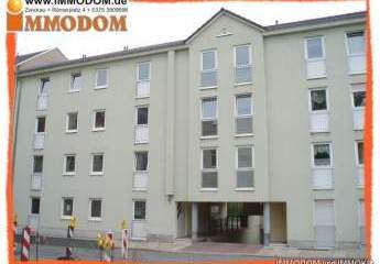 2-Zimmer-Wohnung mit BALKON und TG-PKW-Stellplatz, zentral und bahnhofsnah, zu vermieten!