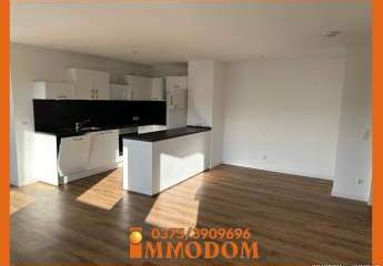 2-Zimmer-Wohnung mit Einbauküche, Balkon und Personenaufzug mitten in Zwickau, zu vermieten!