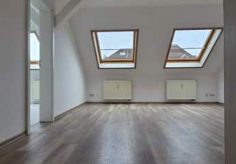 3-Zimmer-Dachgeschoss-Wohnung mit EINBAUKÜCHE in Zwickaus Nordvorstadt an KAPITALANLEGER zu verkaufen!