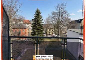 2-Zimmer-Wohnung mit BALKON und TG-PKW-Stellplatz, zentral und bahnhofsnah, zu verkaufen!