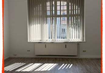 Repräsentative Büroeinheit mit Balkon, 2 WCs, Küche und großem Foyer in Zwickau-Nordvorstadt zu vermieten!