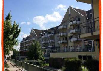 2-Zimmer-Wohnung mit BALKON und Personenaufzug mit Blick in die Bachstraße zu vermieten!