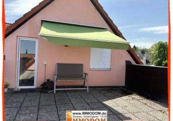 4-Zimmer-Dachgeschoss-Maisonetten-Wohnung mit großer Dachterrasse sowie Markise und Einbauküche zu verkaufen!