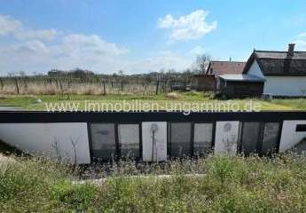 Einzigartiges, neuartiges Erdhaus und Ferienhaus in grüner Umgebung, 10 km vom Plattensee entfernt
