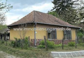 Weinberg in Öreglak (Komitat Somogy) - 2 zusammenhängende Grundstücke mit Haus und Wald