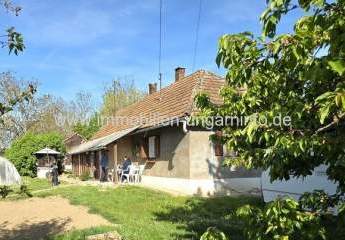 Einfamilienhaus mit großem Grundstück in Miháld zu verkaufen