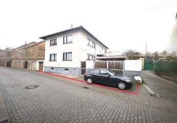 Zweifamilienhaus mit ( 3 – 4 Wohnungen Optional )  Garage + 2 Carports (Kapitalanleger)