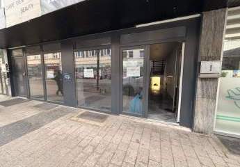 Großräumige Gewerbeimmobilie im Herzen von Moers