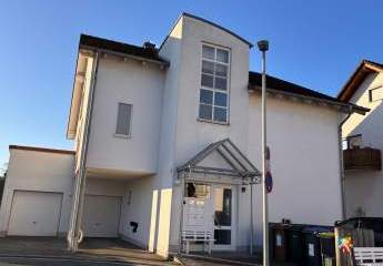 Moderne 3‑Zi‑EG‑Wohnung mit unverbaubarer Fernsicht in Hanglage