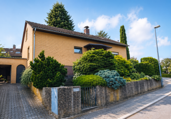 Mehrgenerationenhaus mit Wohlfühlcharakter: Platz für Eltern, Kinder & Großeltern