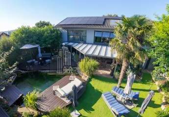 ATIK: Freistehendes Einfamilienhaus mit Schwimmteich und Gartenidylle - Ruhige Feldrandlage