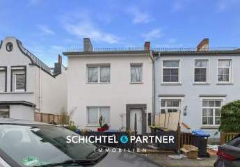 Woltmershausen | Modernisiertes Dreiparteienhaus in direkter Deichlage