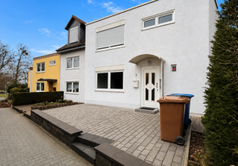 EXKLUSIVES PROVISIONSFREIES RMH IN SCHWALBACH AM TAUNUS KERNSANIERT | HOCHWERTIGE EINBAUKÜCHE | ERWEITERUNG AUF CA. 170 m² WOHNFLÄCHE