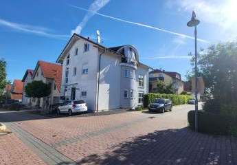 Moderne 3-Zimmer-Dachgeschosswohnung mit Balkon, Loggia & Einbauküche in Karben in Karben-Burg-Gräfenrode