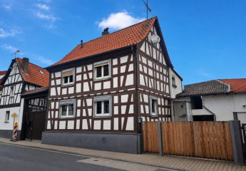 PPROVISIONSFREI SCHNÄPPCHENHAUS IN HAMMERSBACH-MARKÖBEL