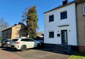 Bönen: Kernsaniertes Zechen-Eckhaus mit großem Garten und riesigem Carport!