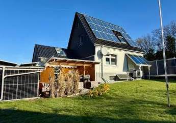 Fröndenberg-Hohenheide: Altbau, aber nicht vom alten Eisen - Energetisch und technisch im TOP Zustand!
