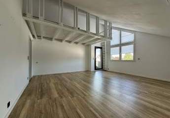 Fröndenberg-Westick: Eigentumswohnung der besonderen Art mit Balkon plus Tiefgaragenstellplatz!