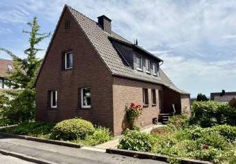 Fröndenberg: Freistehendes Wohnhaus in Top-Lage – Exklusives Familienparadies in ruhiger Sackgasse!