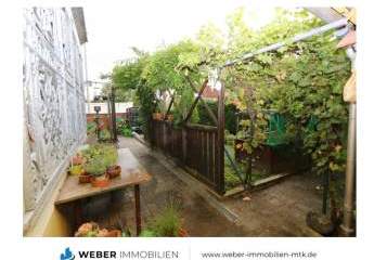 1-2 Generationenhaus mit SONNEN-Garten in RUHIGER Seitenstraße von WEILBACH