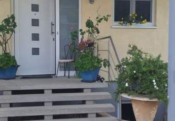 Freistehendes Einfamilienhaus mit Wintergarten